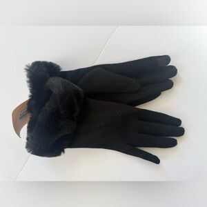 Luxurious Black Fur-Trimmed Women's Gloves